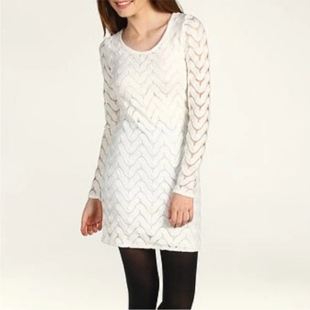 Free People Wild Thing Zig Zag Crochet Keyhole Mini Dress in creamy white - Picture 7 of 7